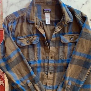 Patagonia Brown and Blue Plaid Casual Button Down Shirt